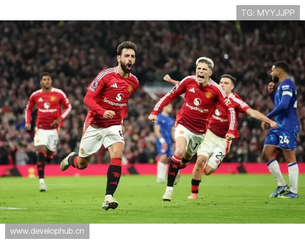 曼联进攻组织混乱问题持续影响球队表现,走势变化显现