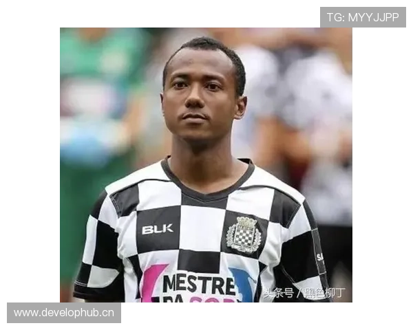 优势渐显!上海申花崛起背后,战术变革与阵容隐患引发的深度思考 优势渐显!上海申花崛起背后,战术变革与阵容隐患引发的深度思考