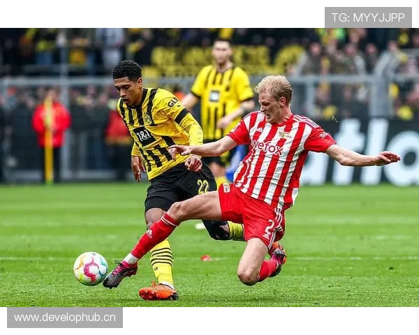 杜埃 vs 贝林厄姆:未来核心成长路径与战术适配对比 杜埃 vs 贝林厄姆:未来核心成长路径与战术适配对比