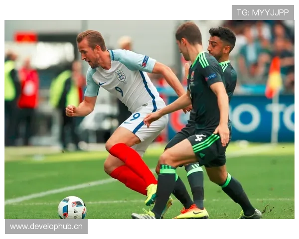 努涅斯与凯恩:中锋模板差异下的战术价值与体系适配分析 努涅斯与凯恩:中锋模板差异下的战术价值与体系适配分析